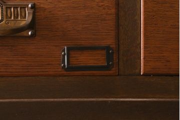 アンティーク家具　上手物!　ナラ材　大正ロマン　四枚引き戸　おしゃれな意匠が目を引く重ねガラス戸棚(収納棚、飾り棚、キャビネット)(R-043056)