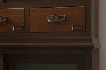 アンティーク家具　上手物!　ナラ材　大正ロマン　四枚引き戸　おしゃれな意匠が目を引く重ねガラス戸棚(収納棚、飾り棚、キャビネット)(R-043056)