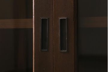 アンティーク家具　上手物!　ナラ材　大正ロマン　四枚引き戸　おしゃれな意匠が目を引く重ねガラス戸棚(収納棚、飾り棚、キャビネット)(R-043056)