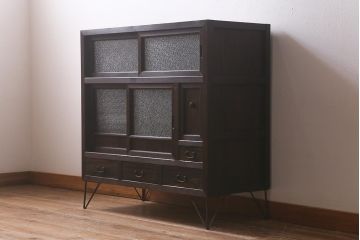 アンティーク家具　鉄脚リメイク　ヒノキ材　引き出し前板黒柿材　レトロなサイドボード(戸棚、茶棚、収納棚)(R-043058)
