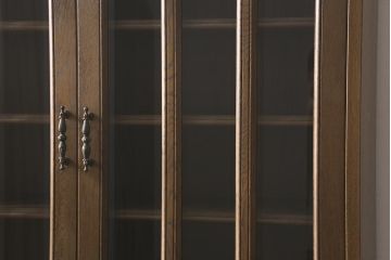 ヴィンテージ家具　神戸洋家具　クラシカルで上品な佇まいが素敵なカップボード(定価約80万円)(食器棚、収納棚、ビンテージ)(R-043060)