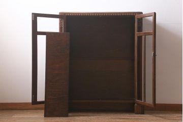 アンティーク家具　イギリスアンティーク　オーク材製　彫りの意匠が優雅な空間を演出するブックケース(本箱、収納棚、キャビネット、書庫)(R-043061)