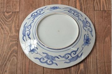 アンティーク雑貨　明治期　伊万里焼　ベロ藍　花蝶図染付　一尺一寸大皿(R-043064)