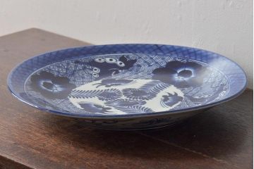 アンティーク雑貨　明治期　伊万里焼　ベロ藍　花蝶図染付　一尺一寸大皿(R-043065)