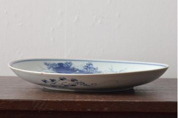 アンティーク雑貨　江戸期　古伊万里　花籠図　染付　尺皿(大皿)(R-043066)
