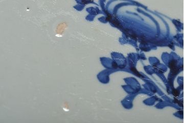 アンティーク雑貨　江戸期　古伊万里　花籠図　染付　尺皿(大皿)(R-043066)