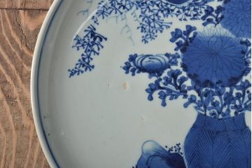 アンティーク雑貨　江戸期　古伊万里　花籠図　染付　尺皿(大皿)(R-043066)