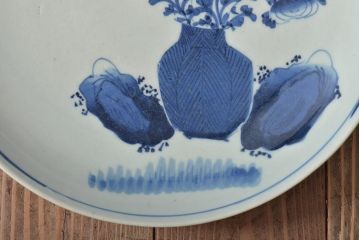 アンティーク雑貨　江戸期　古伊万里　花籠図　染付　尺皿(大皿)(R-043067)
