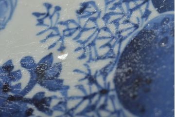 アンティーク雑貨　江戸期　古伊万里　花籠図　染付　尺皿(大皿)(R-043067)