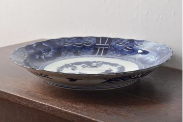 アンティーク雑貨　明治期　伊万里焼　ベロ藍　牡丹図　松竹梅見込み染付　一尺三寸大皿(R-043069)
