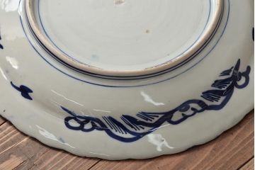 アンティーク雑貨　明治期　伊万里焼　ベロ藍　牡丹図　松竹梅見込み染付　一尺三寸大皿(R-043069)