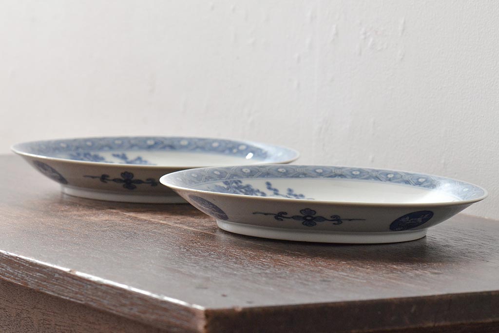 アンティーク雑貨　明治期　楼閣・山水・人物図　染付　八寸皿2枚セット(中皿、伊万里)(R-043072)