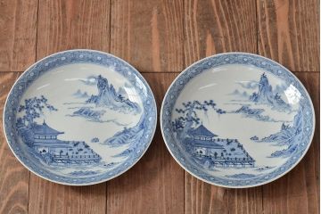アンティーク雑貨　明治期　楼閣・山水・人物図　染付　八寸皿2枚セット(中皿、伊万里)(R-043072)