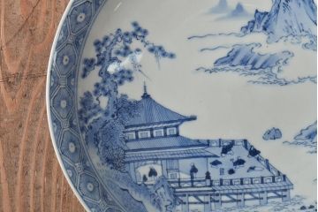 アンティーク雑貨　明治期　楼閣・山水・人物図　染付　八寸皿2枚セット(中皿、伊万里)(R-043072)