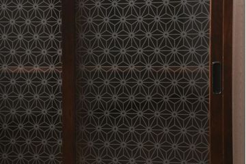 アンティーク家具　上手物!　当店オリジナルガラス　桐材　昭和レトロな戸棚(本箱、ブックケース、キャビネット、収納棚)(R-043076)