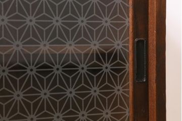 アンティーク家具　上手物!　当店オリジナルガラス　桐材　昭和レトロな戸棚(本箱、ブックケース、キャビネット、収納棚)(R-043076)