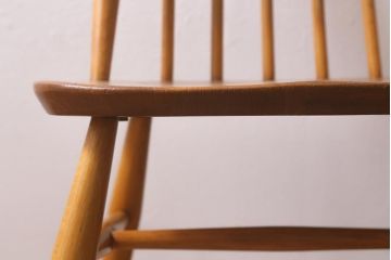 イギリスビンテージ　ERCOL(アーコール)　ゴールドスミス　ナチュラルスタイルにぴったりのチェア(椅子)(R-043078)