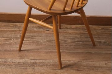イギリスビンテージ　ERCOL(アーコール)　ゴールドスミス　ナチュラルスタイルにぴったりのチェア(椅子)(R-043079)
