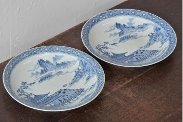 アンティーク雑貨　明治期　楼閣・山水・人物図　染付　八寸皿2枚セット(中皿、伊万里)(R-043083)