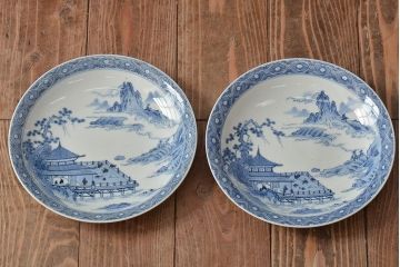 アンティーク雑貨　明治期　楼閣・山水・人物図　染付　八寸皿2枚セット(中皿、伊万里)(R-043083)