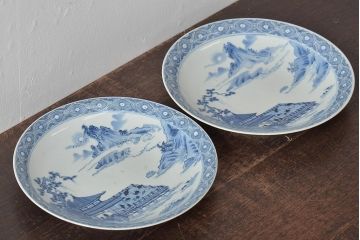 アンティーク雑貨　明治期　楼閣・山水・人物図　染付　八寸皿2枚セット(中皿、伊万里)(R-043084)