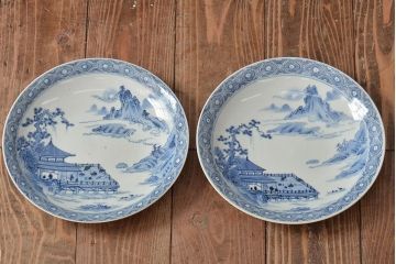 アンティーク雑貨　明治期　楼閣・山水・人物図　染付　八寸皿2枚セット(中皿、伊万里)(R-043084)