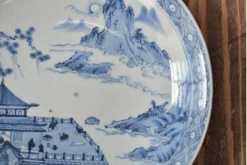 アンティーク雑貨　明治期　楼閣・山水・人物図　染付　八寸皿2枚セット(中皿、伊万里)(R-043086)