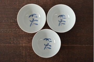 アンティーク雑貨  江戸期　古伊万里　赤絵蘭模様蓋茶碗3客セット(和食器)(R-043103)