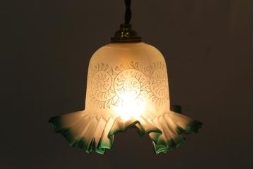 ヴィンテージ照明　イギリスビンテージ　エッチングガラスとフリルシェードがお洒落なペンダントライト(ランプシェード、天井照明)(R-043113)