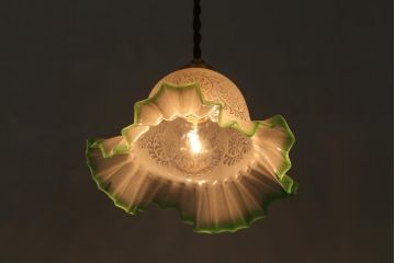 ヴィンテージ照明　イギリスビンテージ　エッチングガラスとフリルシェードがお洒落なペンダントライト(ランプシェード、天井照明)(R-043117)