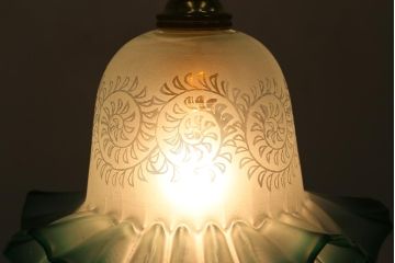 ヴィンテージ照明　イギリスビンテージ　エッチングガラスとフリルシェードがお洒落なペンダントライト(ランプシェード、天井照明)(R-043118)