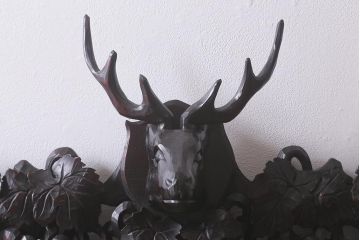ヴィンテージ家具　鹿・葡萄　彫刻が目を引く木製ウォールミラー(壁掛け鏡、姿見、ビンテージ)(R-043121)