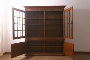 中古　オランダ　CHARM CLASSIC(チャームクラシック)　ナラ材　アンティークテイストなキャビネット(食器棚、飾り棚、収納棚)(定価約120万円)(R-043125)