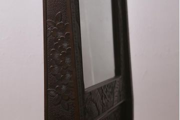 ビンテージ家具　伝統工芸　軽井沢彫り　桜の彫りが目を引く姿見(鏡、ミラー、ヴィンテージ)(R-043126)