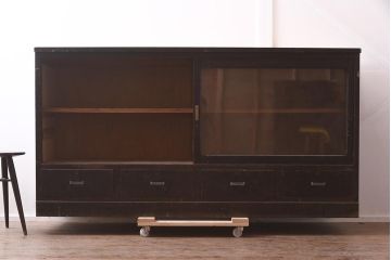 アンティーク家具　和製　昭和中期　レトロな雰囲気漂う戸棚(収納棚、キャビネット)(R-043129)