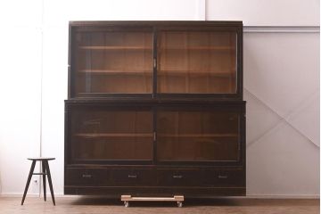 アンティーク家具　和製　昭和中期　レトロな雰囲気漂う重ね戸棚(収納棚、キャビネット)(R-043130)