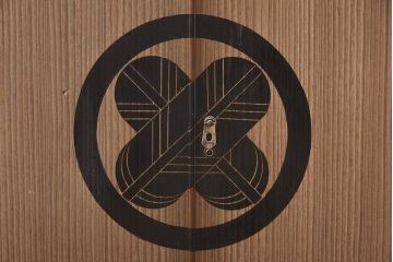 和製アンティーク　昭和中期　総桐材　和モダンな佇まいが魅力の布団箪笥(収納箪笥、和箪笥、ワードローブ、桐箪笥、桐たんす)(R-043131)