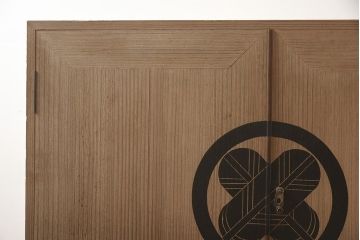 和製アンティーク　昭和中期　総桐材　和モダンな佇まいが魅力の布団箪笥(収納箪笥、和箪笥、ワードローブ、桐箪笥、桐たんす)(R-043132)