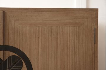 和製アンティーク　昭和中期　総桐材　和モダンな佇まいが魅力の布団箪笥(収納箪笥、和箪笥、ワードローブ、桐箪笥、桐たんす)(R-043132)