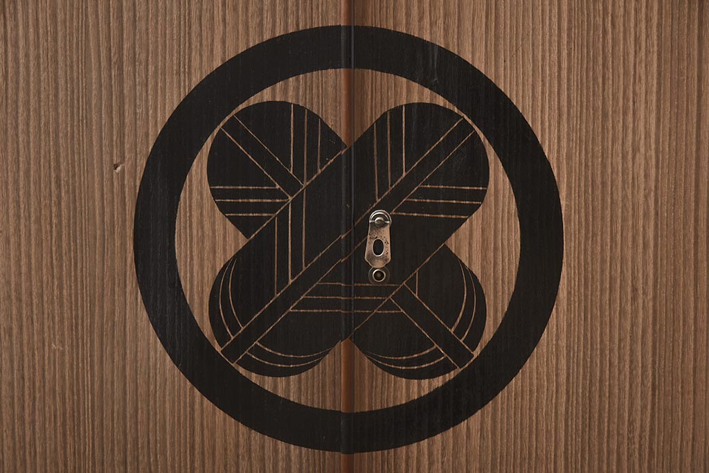 和製アンティーク　昭和中期　総桐材　和モダンな佇まいが魅力の布団箪笥(収納箪笥、和箪笥、ワードローブ、桐箪笥、桐たんす)(R-043133)