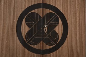 和製アンティーク　昭和中期　総桐材　和モダンな佇まいが魅力の布団箪笥(収納箪笥、和箪笥、ワードローブ、桐箪笥、桐たんす)(R-043133)