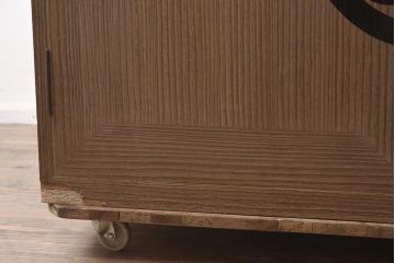 和製アンティーク　昭和中期　総桐材　和モダンな佇まいが魅力の布団箪笥(収納箪笥、和箪笥、ワードローブ、桐箪笥、桐たんす)(R-043133)