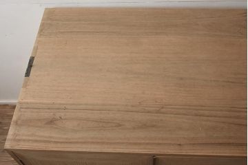 和製アンティーク　昭和中期　総桐材　和モダンな佇まいが魅力の布団箪笥(収納箪笥、和箪笥、ワードローブ、桐箪笥、桐たんす)(R-043133)