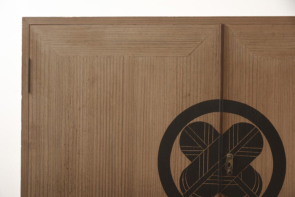 和製アンティーク　昭和中期　総桐材　和モダンな佇まいが魅力の布団箪笥(収納箪笥、和箪笥、ワードローブ、桐箪笥、桐たんす)(R-043133)