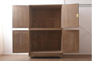 和製アンティーク　昭和中期　総桐材　和モダンな佇まいが魅力の布団箪笥(収納箪笥、和箪笥、ワードローブ、桐箪笥、桐たんす)(R-043133)