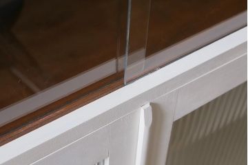 ペイント家具　モールガラス　レトロな佇まいのキャビネット(収納棚、戸棚、本箱)(R-043136)