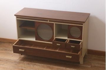 ペイント家具　銀モールガラス　丸窓がかわいいリメイク脚付ローボード(戸棚、箪笥)(R-043137)