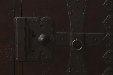 アンティーク家具　明治期　桐材　上質な造りの脚付箪笥ローボード(時代箪笥、桐箪笥、桐たんす)(R-043139)