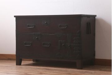 アンティーク家具　明治期　桐材　上質な造りの脚付箪笥ローボード(時代箪笥、桐箪笥、桐たんす)(R-043139)