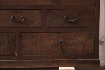 アンティーク家具　和製アンティーク　昭和初期　前面ケヤキ材・桜材　凝った造りが目を惹く茶箪笥(茶棚、収納棚)(R-043143)